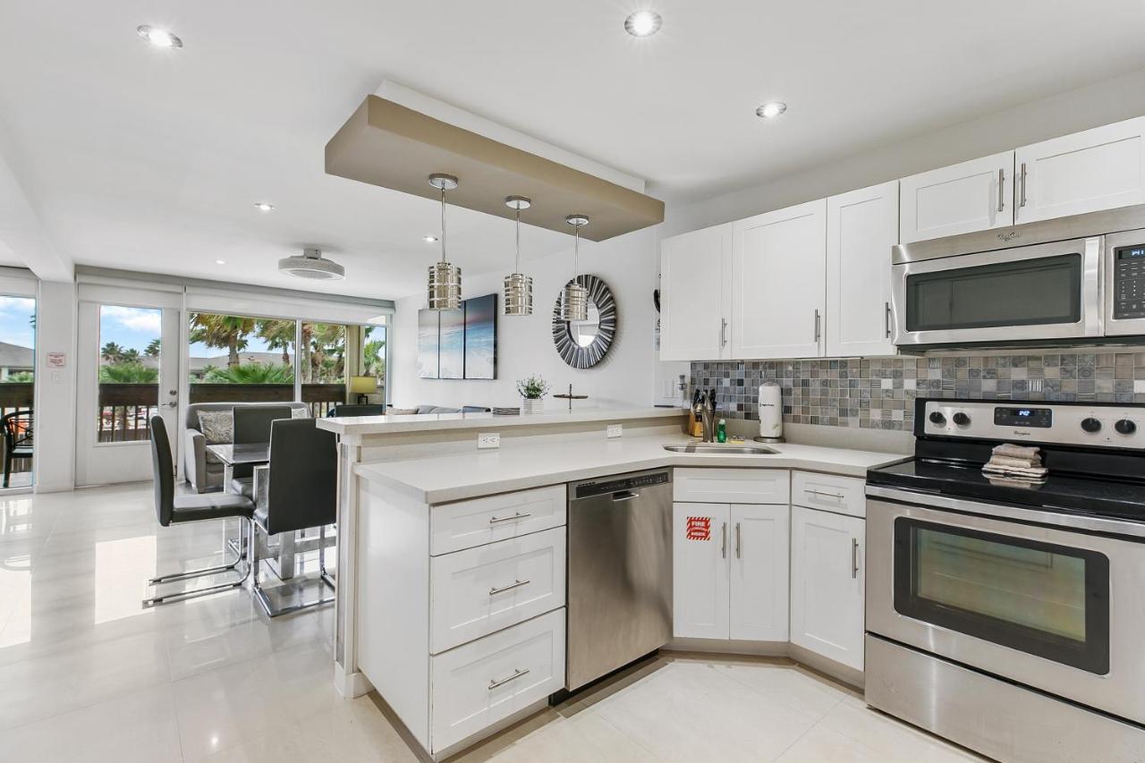 Newly Decorated Condo In Beautiful Beachfront Resort South Padre Island Exteriör bild