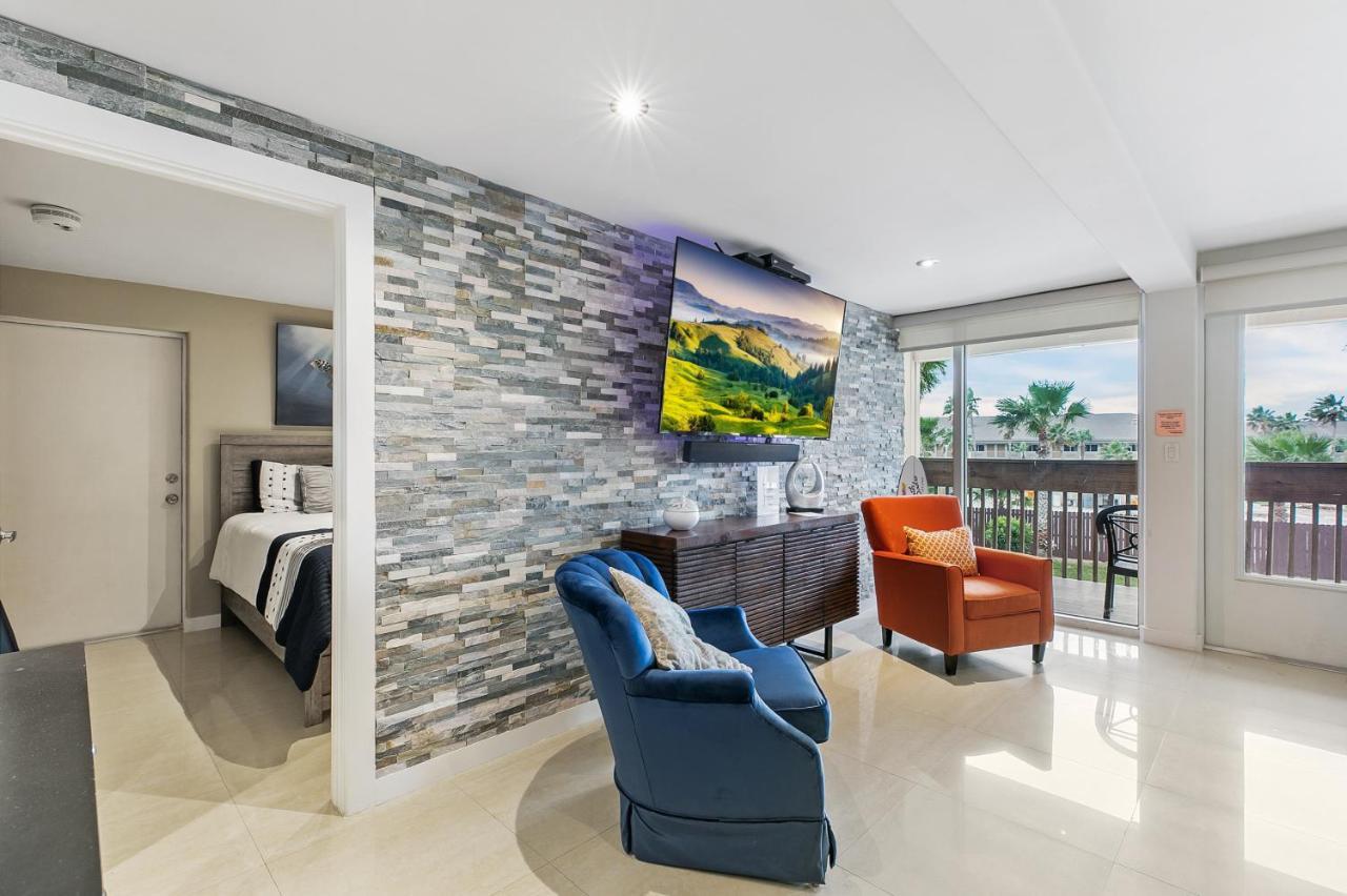 Newly Decorated Condo In Beautiful Beachfront Resort South Padre Island Exteriör bild